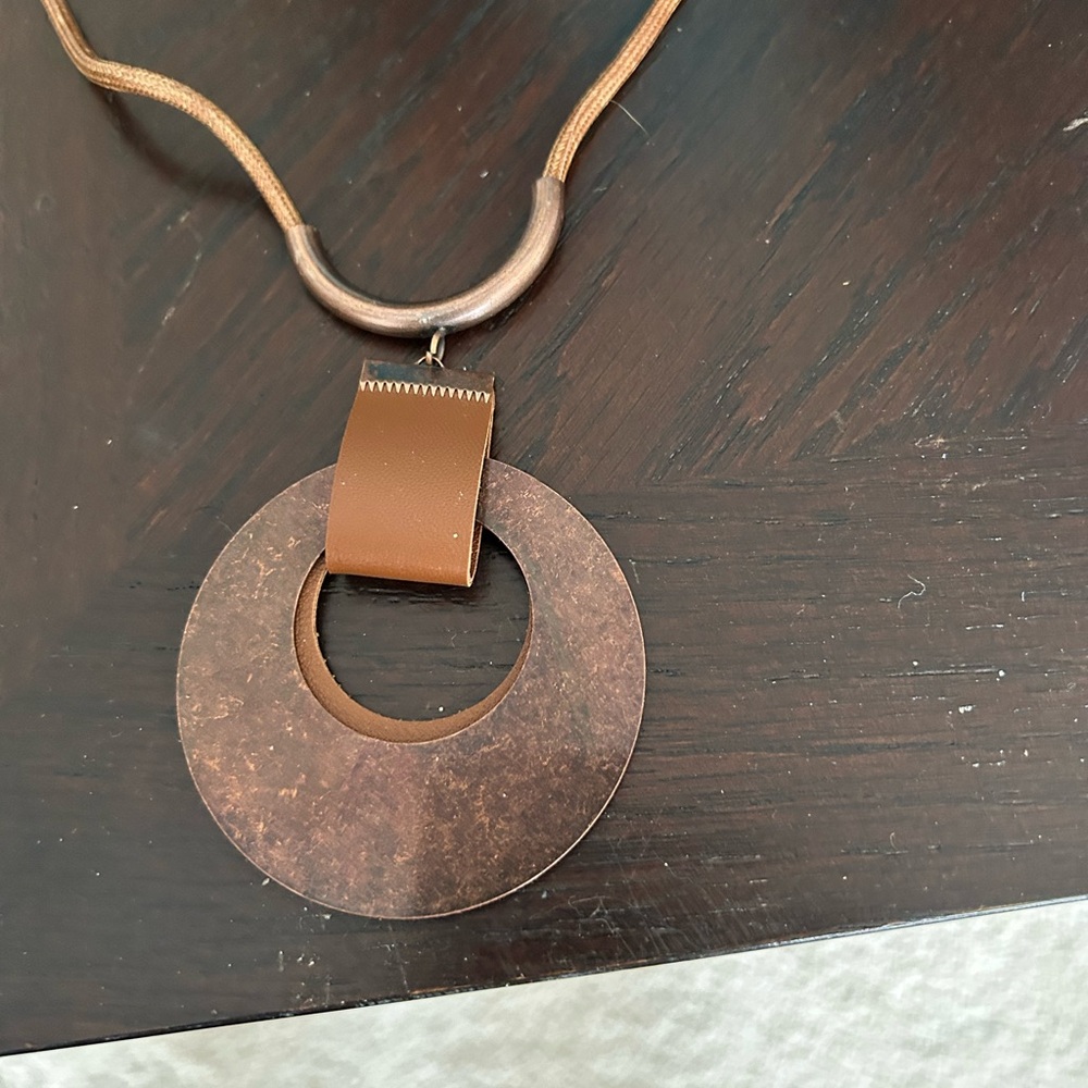 Brown Circular Pendant Necklace